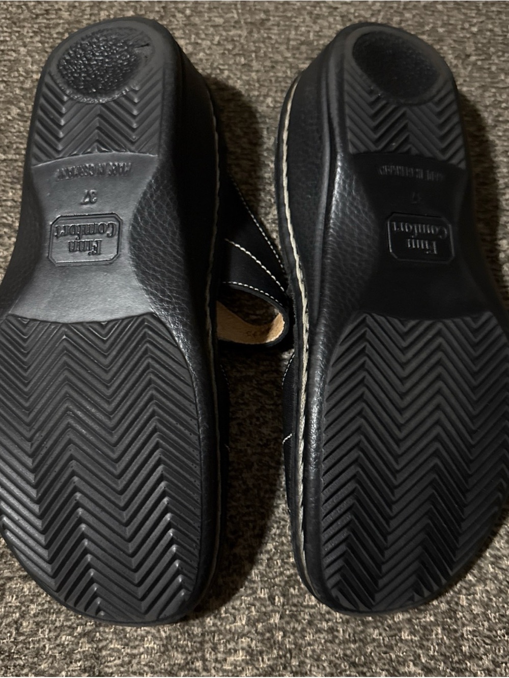 Finn Comfort Women’s Black Leather Adjustable Sandals - Picture 2 of 4